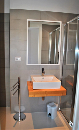 Bathroom 5, Petrarca Venti Rooms, Cagliari