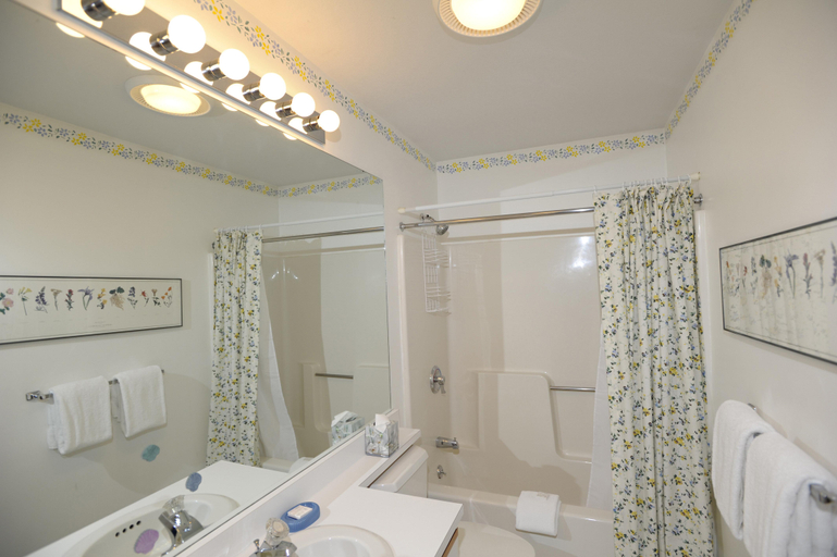 Bathroom 3, Townhomes At Bretton Woods, Coos