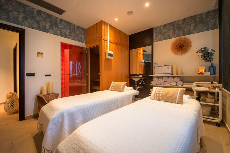 Bedroom 3, Blau Punta Reina Resort, Baleares