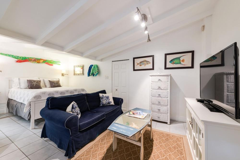 Bedroom 1, Tarpon Tale Inn, Lee