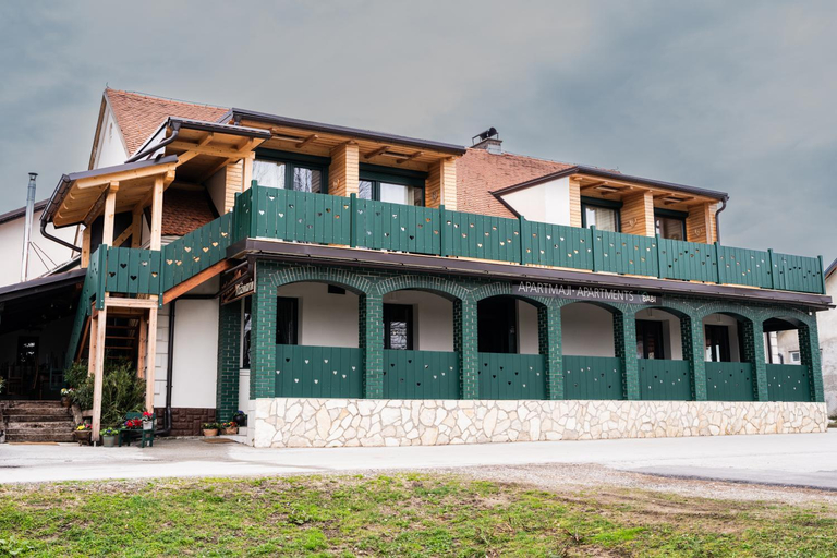 Others 3, Apartmaji Babi, Markovci