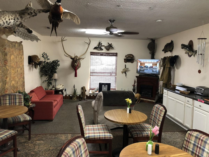 Public Area 2, Travel Inn Hazen, Prairie