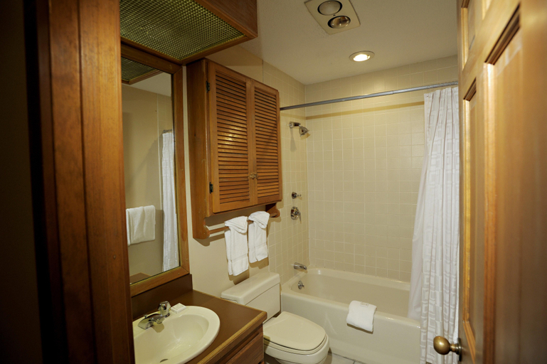 Bathroom 4, Townhomes At Bretton Woods, Coos