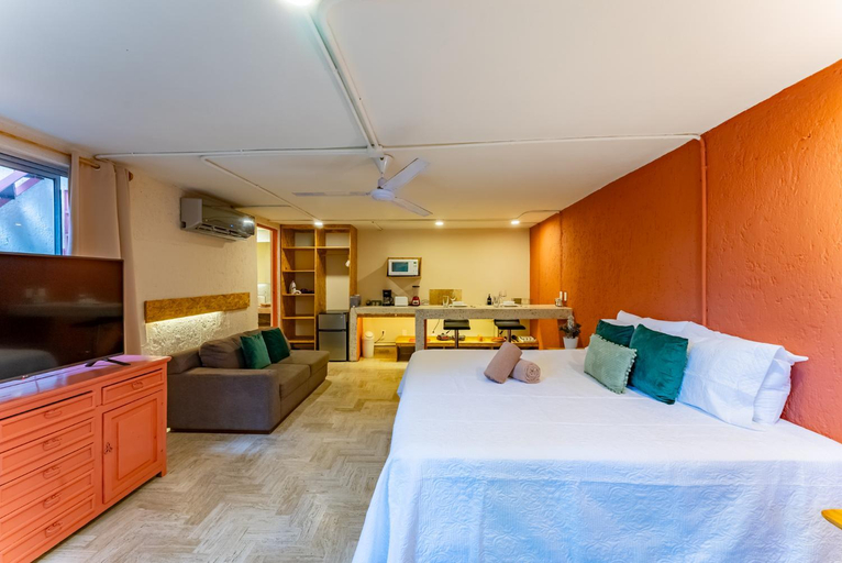 Others 5, Casa Rubia, Isla Mujeres