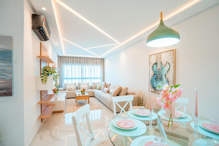Food & Drinks 5, Appartement a 2min de la mer et de la gare TGV avec piscine, Tanger-Assilah