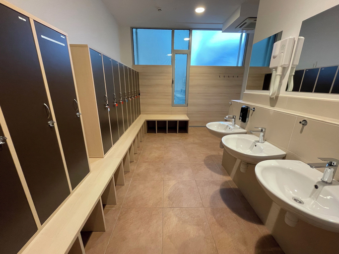 Bathroom 3, Sleep&Go Hostel, Ljubljana