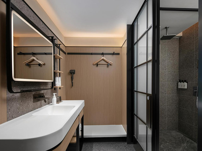 Bedroom 3, Country Inn & Suites by Radisson Guangzhou Railway Station Xiaobei Metro Station, Guangzhou