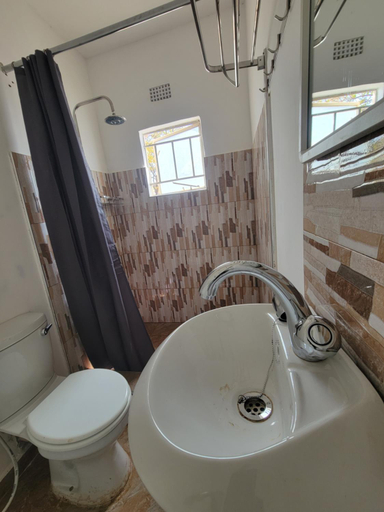 Others 3, Kitumba Lodge, 1 bed, kitchen & Lounge