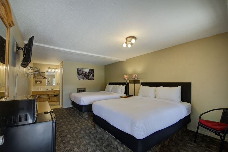 Bedroom 2, Lantern Inn, Pennington