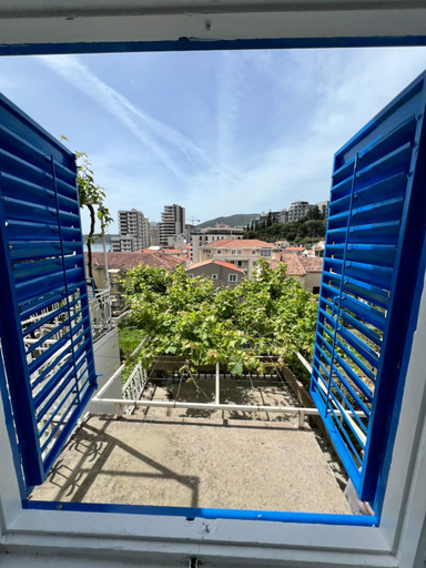 Others 4, Sunset House Apartments & Rooms