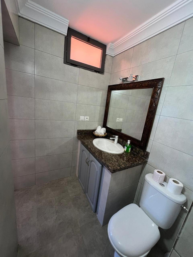 Bathroom 7