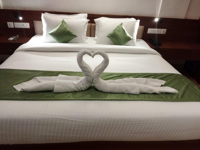 Bedroom 2, QUEENS TOURIST HOME, Kozhikode