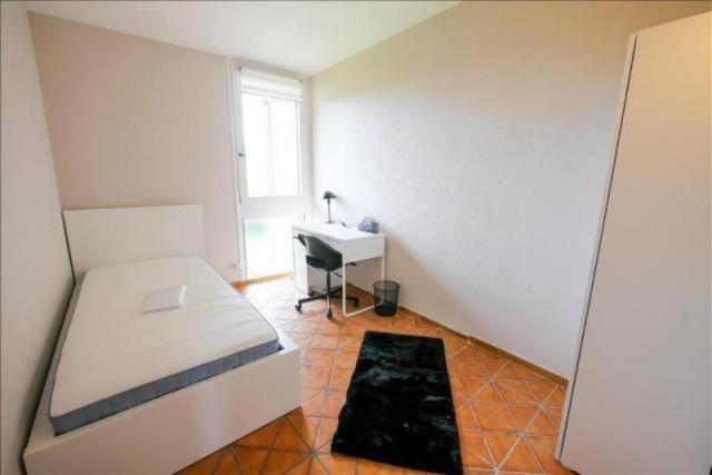 Bedroom, Saint Cloud Citea Access dayuse Room - 10 minutes La Defense 20 minutes Paris Parc Expo, Hauts-de-Seine
