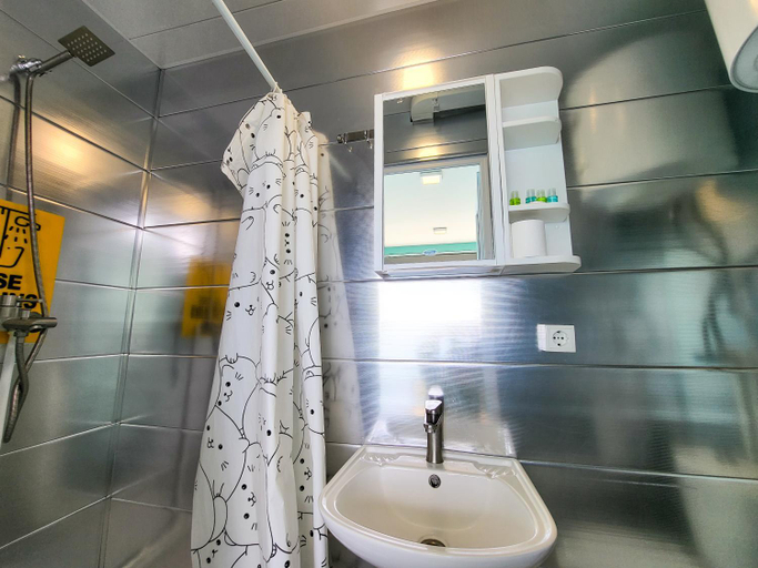 Bathroom, Altitude 1900 Dive resorts