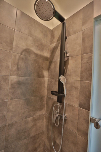 Bathroom 5, Ederlezi Hotel, Attica