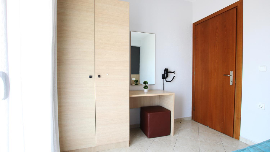 Bathroom 3, Evilion, Central Macedonia