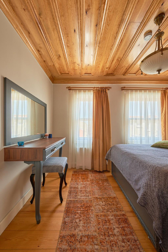 Bedroom 3, Nostalgic & Comfortable Historical Home!, Fatih
