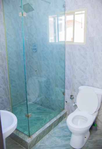 Bathroom 4, Galpin Suites Hotel, Ikeja