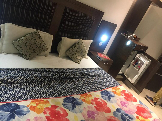 Others 3, HOTEL RED BLU, Delhi