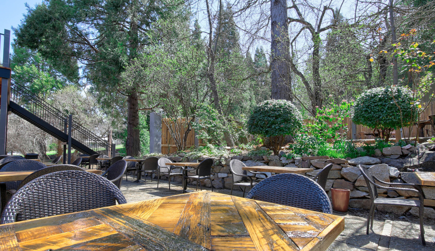 Food & Drinks 5, The Groveland Hotel, Tuolumne