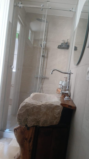 Bathroom 2, Le Campane B & B, Bari