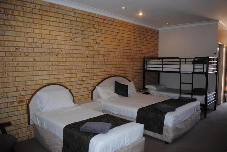 Bedroom, Albert Park Motor Inn, Longreach