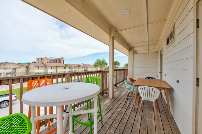 Others 5, M S Turtle Cove, Nueces
