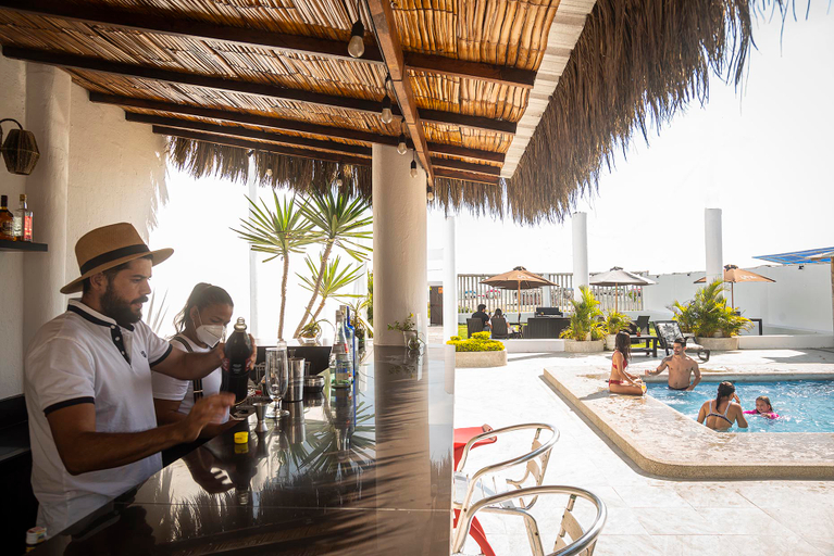 Food & Drinks 5, La Ria Playas, Playas