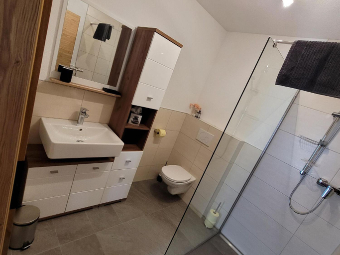Bathroom 2, Apartment in Pitztal near Ski Glacier, Imst