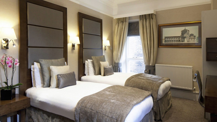 Bedroom 2, Gem Strathmore Hotel, London