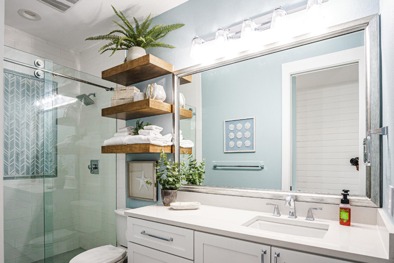 Bathroom 4, The Sanctuary, Nueces