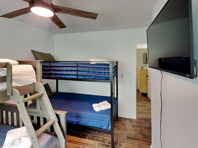 Bedroom 2, Living the Beach Life, Nueces