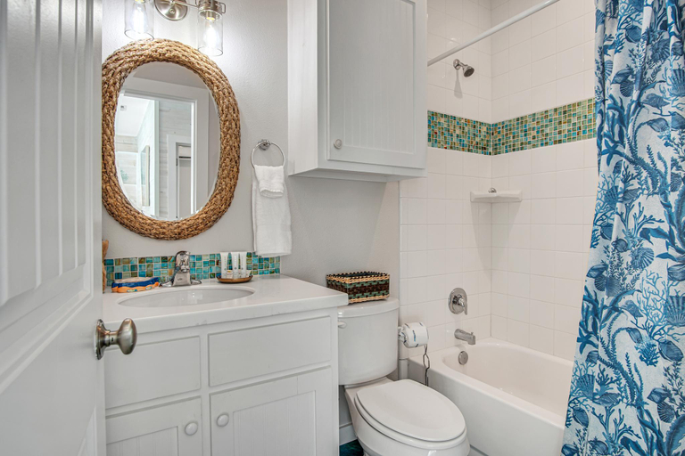 Bathroom 4, Nauti Beach, Nueces