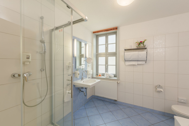 Bathroom 3, Hotel Mühlhäuser Hof, Unstrut-Hainich-Kreis