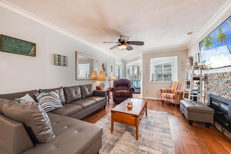 Others 5, Gulf Breeze, Nueces