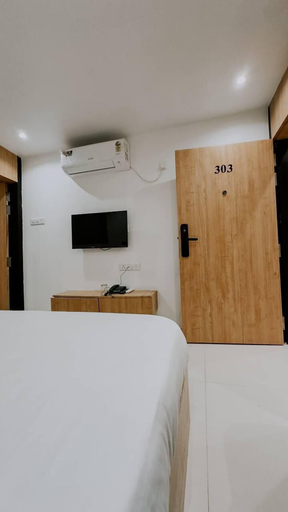 Bedroom 3, Nirvana Bliss, Kaushambi
