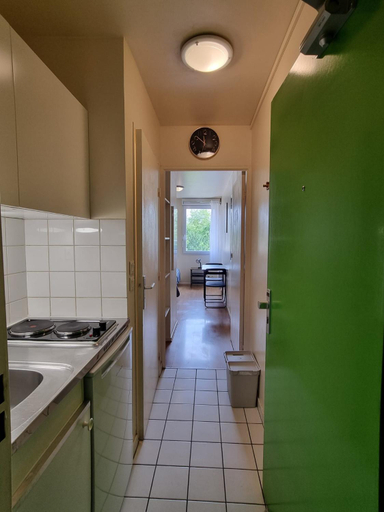 Others 5, Residence Erasmus, Hauts-de-Seine