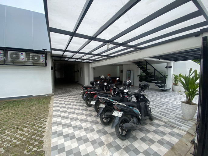 Others, BJ Guest House, Palu