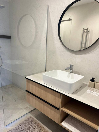 Shower 4, Pasteli_Apart, Ivano-Frankivs'ka