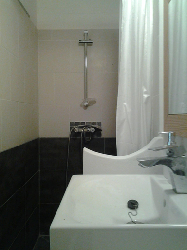 Bathroom 4, Au Vélo dans l'Arbre, Gironde