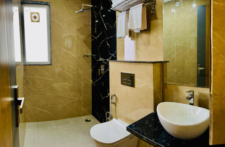 Bathroom 4, Hotel The Grand Oasis Greater Noida , Gautam Buddha Nagar