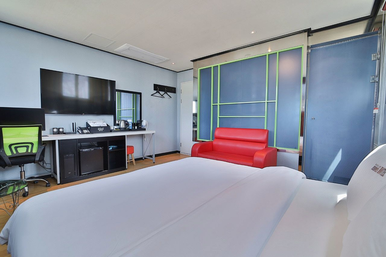 Bedroom 3, Hermes Hotel, Jung