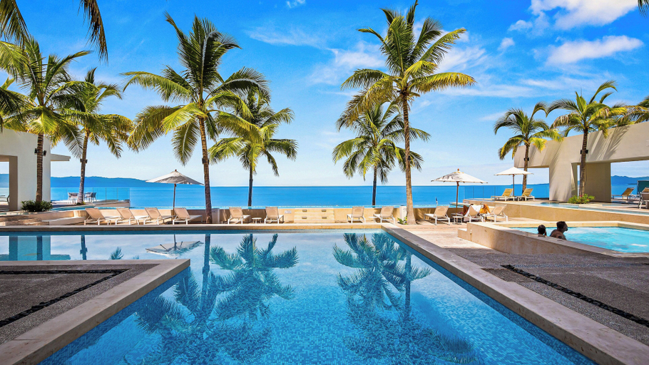 Sport & Beauty 4, Stunning Beachfront Condo - Sea Views, Puerto Vallarta
