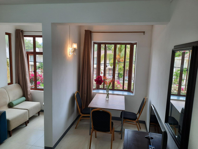 Others 2, Jasmin Apartments flic en flac, Black River