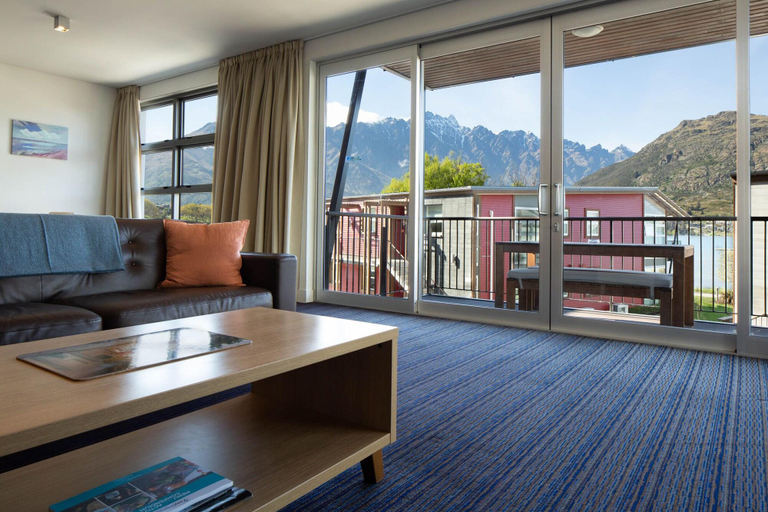 Public Area, Qs Marina, Queenstown-Lakes