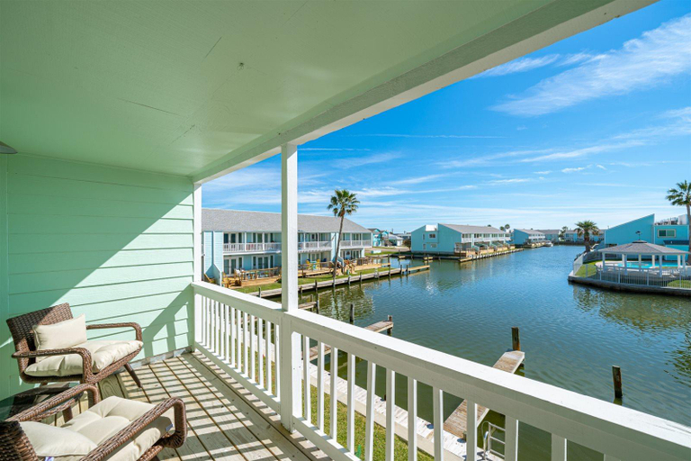 Others 5, Oclock Somewhere, Aransas