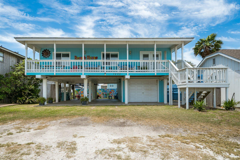 Exterior & Views 1, Moon Mirror Bay, Aransas