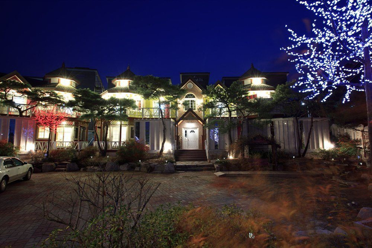 Exterior & Views