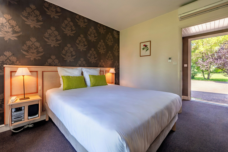 Bedroom 2, Le relais fleuri, Hôtel et restaurant Logis - Avallon, Yonne