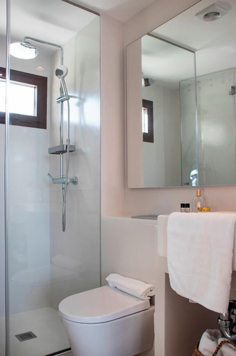Bathroom 3, Aparthotel La Gaviota, Baleares